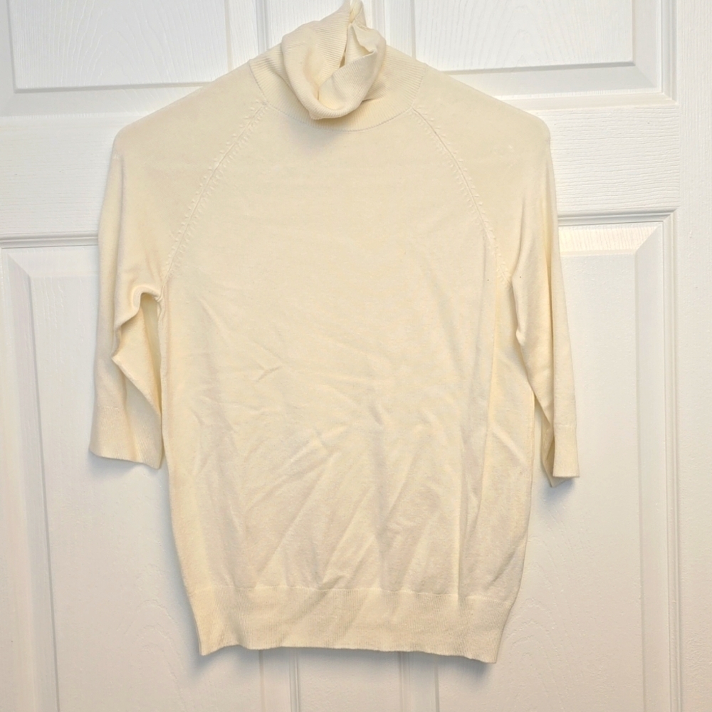 Zara White Crew Neck Sweater with Subtle Texture